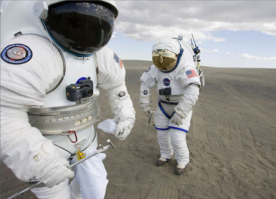 عجیب‌ترین لباس‌ های فضایی ناسا +عکس