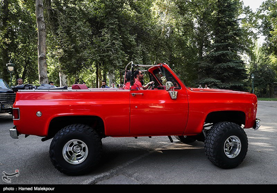 رالی تور شهری خودرو‌های تاریخی در تهران