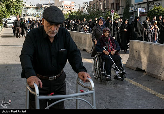 پیاده‌روی جاماندگانِ اربعین در تهران