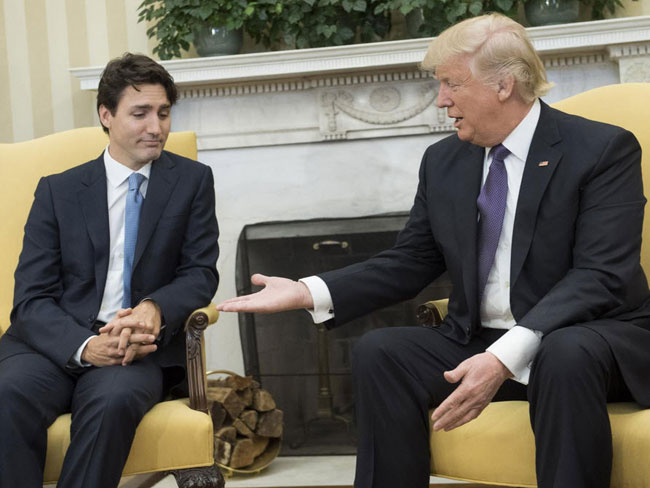 چگونه نخست‌وزیر کانادا با تکنیک دست دادن ترامپ مقابله کرد؟