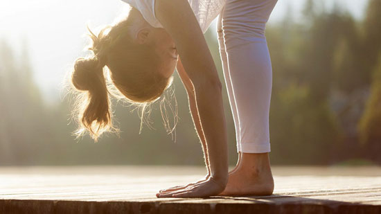 یوگا چگونه به کاهش وزن ما کمک می‌کند؟