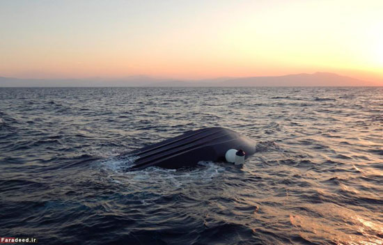 واژگونی قایق مهاجران در دریای اژه +عکس