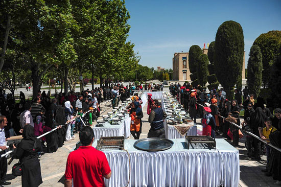 عکس: پخت بزرگترین بریانی جهان در اصفهان
