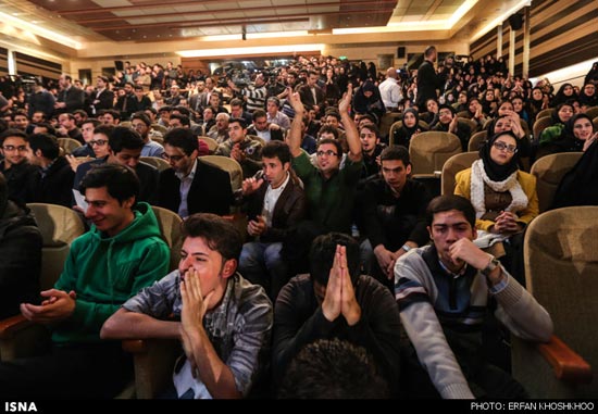 عکس: حاشیه روز دانشجو با حضور روحانی