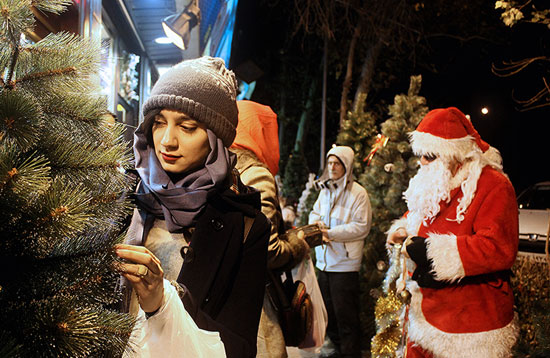 عکس: حال و هوای کریسمس در تهران