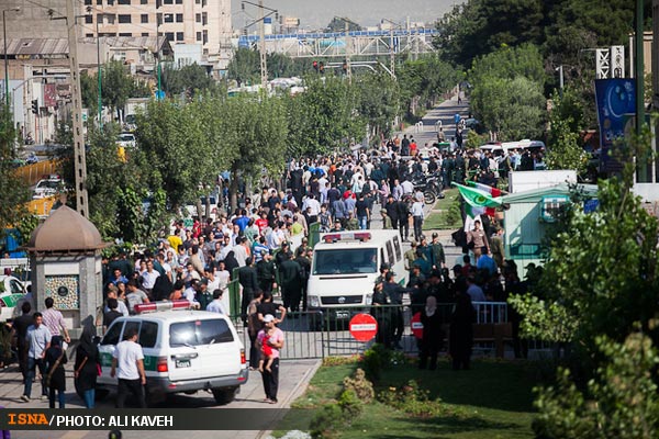 عکس؛ گرداندن اراذل و اوباش در خاوران تهران
