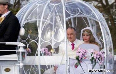 ازدواج یک مرد با زنان مصنوعی! +عکس