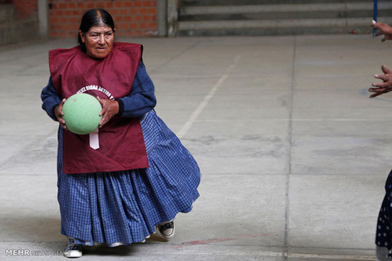 بازی هندبال مادربزرگ ها! +عکس