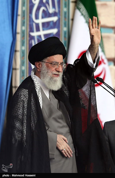 عکس: اقامه نماز عید فطر به امامت رهبری