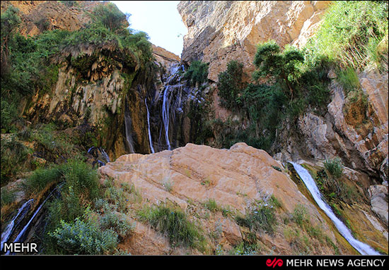 عکس: زیبایی‌های آبشار نوژیان لرستان