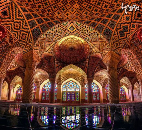 مسجدی مزین به تمام رنگ های رنگین کمان