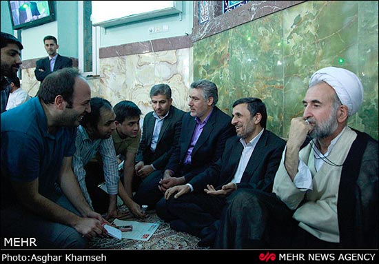 عکس: تقدیر مردم از محمود احمدی نژاد