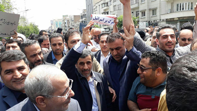 احمدی نژاد در راهپیمایی روز قدس شرکت کرد