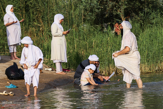 غسل تعمید در رودخانه کارون
