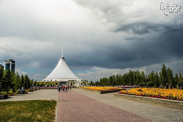 چشم غول پیکر در آسمان قزاقستان