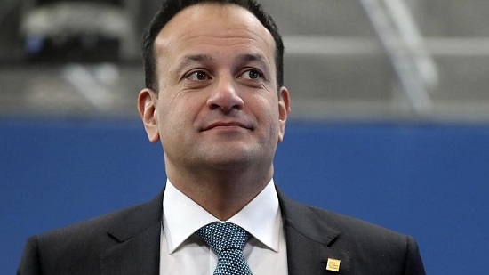 نخست‌وزیر ایرلند ردایِ طبابت بر تن کرد