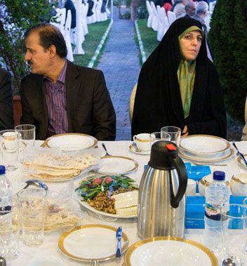 همسران زنان سیاست‌مدارِ ایرانی چه می‌کنند؟