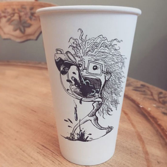 طرح های زیبا بر روی لیوان های یکبار مصرف قهوه