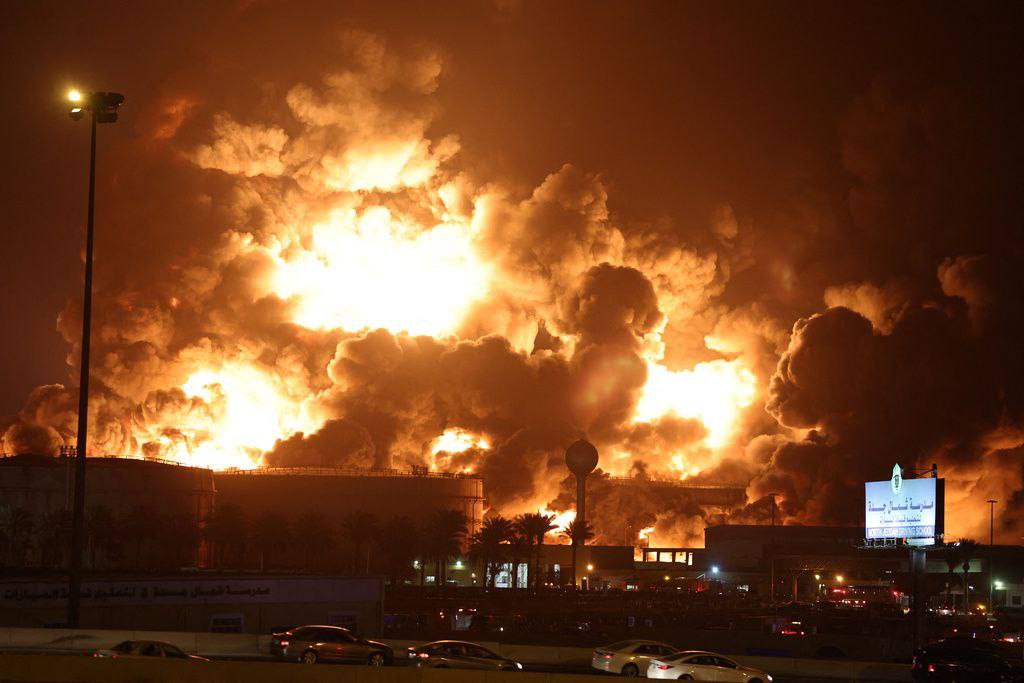 لحظه انفجار مخازن آرامکو در عربستان