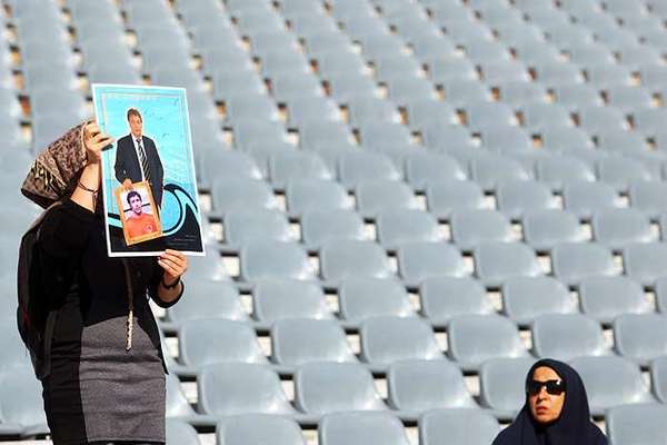 تصاویر حضور بانوان در استادیوم آزادی