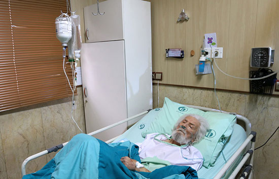 عکس: حمید سبزواری در بیمارستان