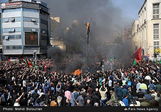 مراسم خیمه سوزان روز عاشورا در تهران