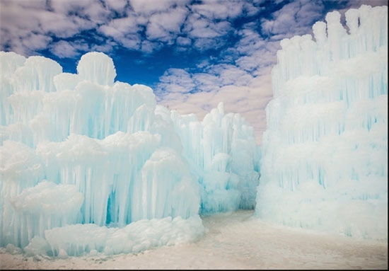 قلعه یخی رنگارنگ در آمریکا +عکس