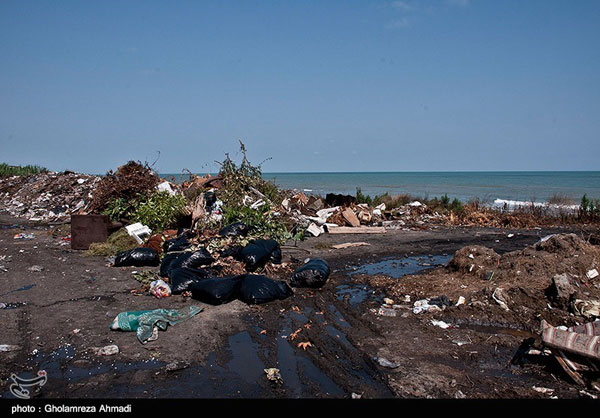 دردناک؛ کوه زباله در ساحل زیبای محمودآباد!