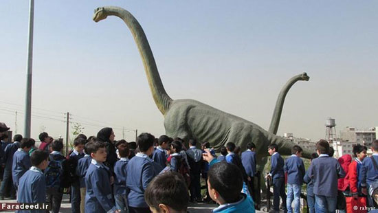 عکس: دایناسورهای سعادت‌ آبادِ تهران
