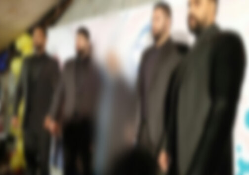 بادیگارد‌هایی که کاندیدای انتخابات با آن‌ها پُز می‌دهند