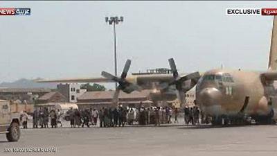 فرود اولین هواپیمای نظامی سعودی در عدن