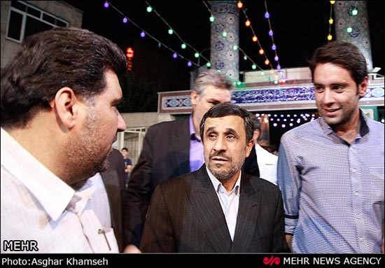 عکس: تقدیر مردم از محمود احمدی نژاد