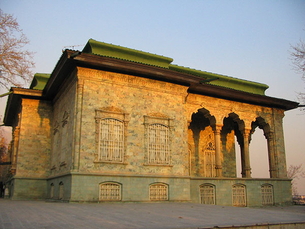 کاخ موزه سعدآباد؛ امکانات و دیدنی‌هایش