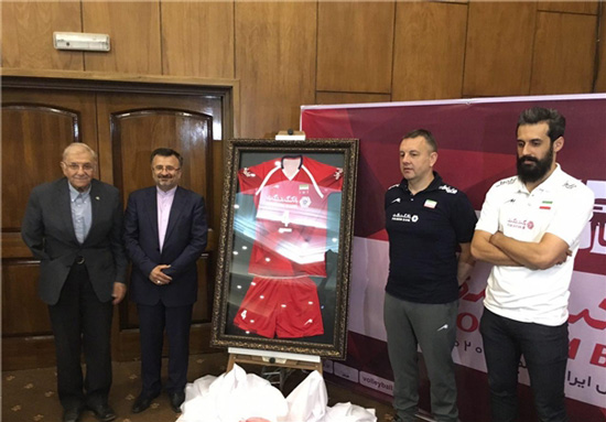 مراسم رونمایی از پیراهن تیم ملی والیبال برگزار شد