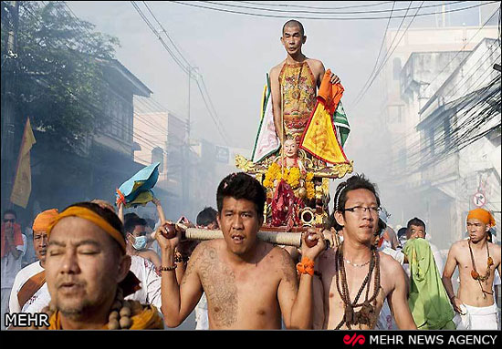 تصاویر دردناک از یک جشنواره در تایلند (18+)