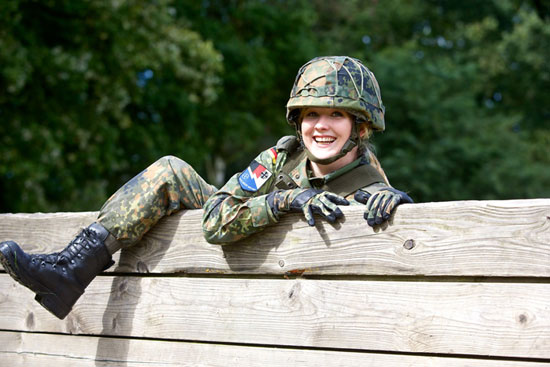 زنان در ارتش آلمان چه می‌کنند؟