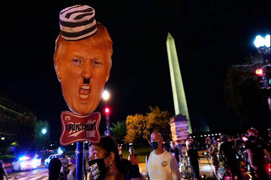 تظاهرات ضدترامپ مقابل کاخ سفید