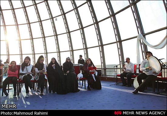 عکس: برگزاری جشن عروسی در برج میلاد