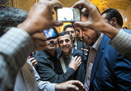 محمود احمدی‌ نژاد و استراتژی آقای دوربینی