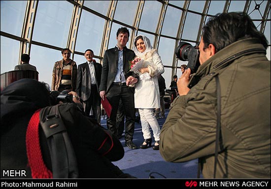 عکس: برگزاری جشن عروسی در برج میلاد