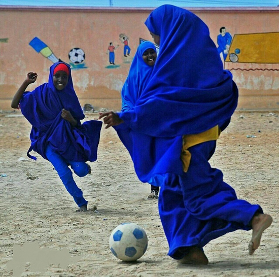 فوتبال دختران محجبه در سومالی