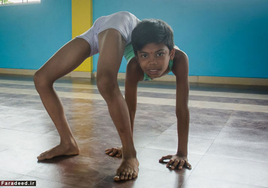 انعطاف خارق‌العاده بدن نوجوان هندی