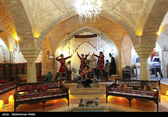 جشنواره سنتی کرسی نشینی در همدان