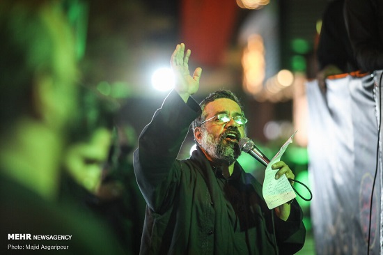تصاویرِ تکیه سیارِ محمود کریمی در شب اول محرم