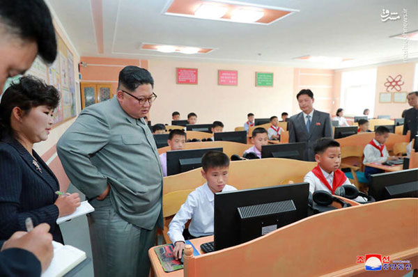 بازدید رهبر کره شمالی از یک مدرسه ابتدایی