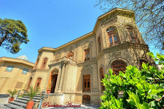 آشنایی با موزه آبگینه و سفالینه تهران