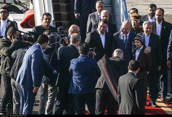 استقبال با لباس کردی از برهم صالح در تهران!