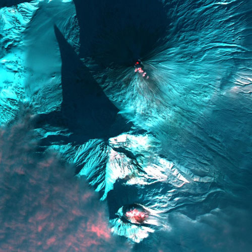 تصاویر ماهواره ای از فوران آتشفشان ها