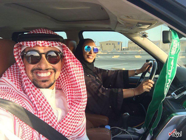 آموزش رانندگی مرد عربستانی به همسرش!