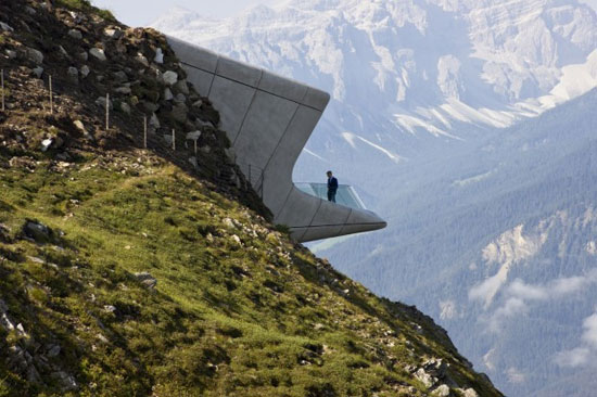 عجیب ترین موزه کوهستانی جهان، یادگاری از «زاها حدید»